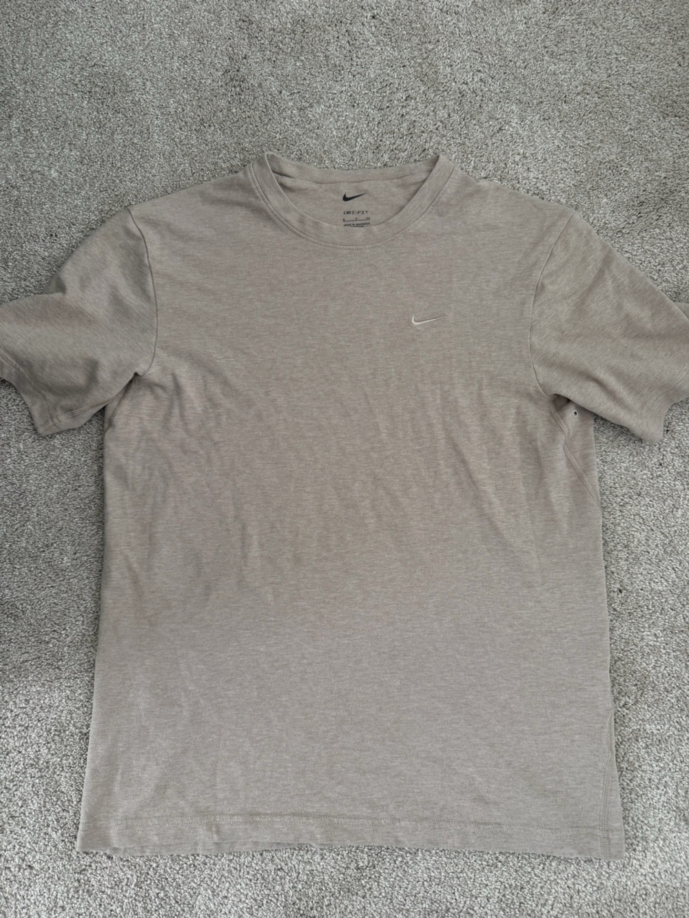 Nike Short Sleeve Tee in heather Gray/Tan